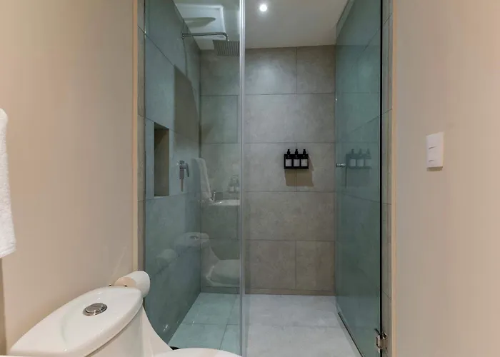 Capitalia 24-7 Security Elevator & Fast Wi-fi *