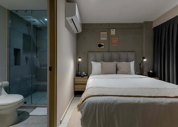 Capitalia 24-7 Security Elevator & Fast Wi-fi *